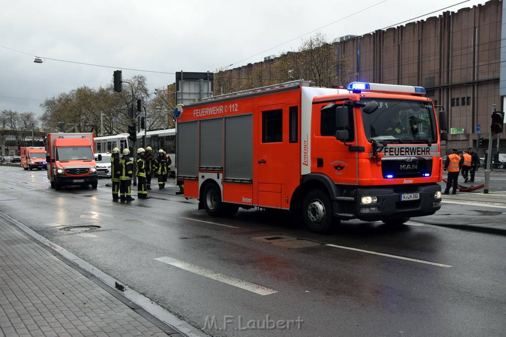 VU PKW KVB Bahn Koeln Deutz Deutz Muelheimerstr P32.JPG - Miklos Laubert